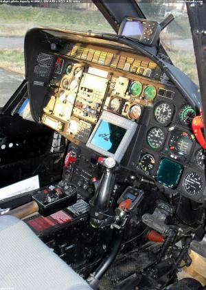 Kokpit pilota Agusty A109K2, OM-ATD z VZZS ATE Nitra