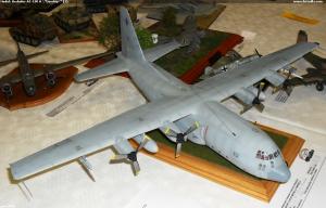 Model: Herkules AC-130 A "Gunship" (1).