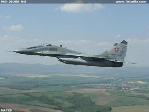 MiG-29UBS letí