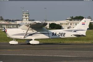 Cessna 172 9E-DEE