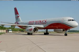 Tu-204-100V Red Wings RA-64064