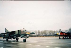 setkání dravců (MiG-23BN 9863+9825)