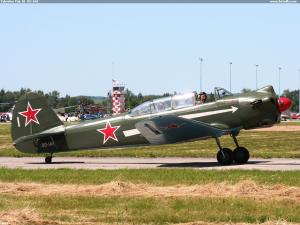 Yakovlev Yak-18  OO-IAK