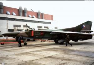 MiG-23U 8325