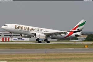 A 330-200 Emirates A6-EKU