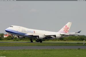 Boeing 747-400F, China Airlines, LKPR