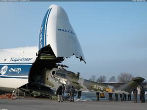 "Porod" nového Mi-35 z útrob AN-124