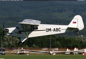 Pre veľký úspech ešte raz inakšia fotka Pipera J-3 Cub