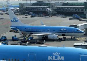Boeing 737-7K2 - KLM Royal Dutch Airlines - PH-BGI