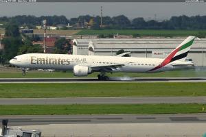Boeing 777-300 - Emirates - A6-EBE