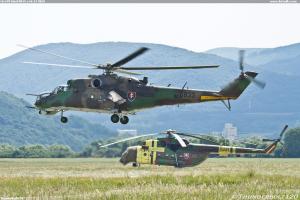 Mi-24V Hind 0833 a Mi-17 0826