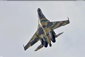 Šilhající Su-35 :)