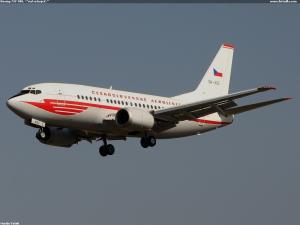 Boeing 737-500, "red retrojet"